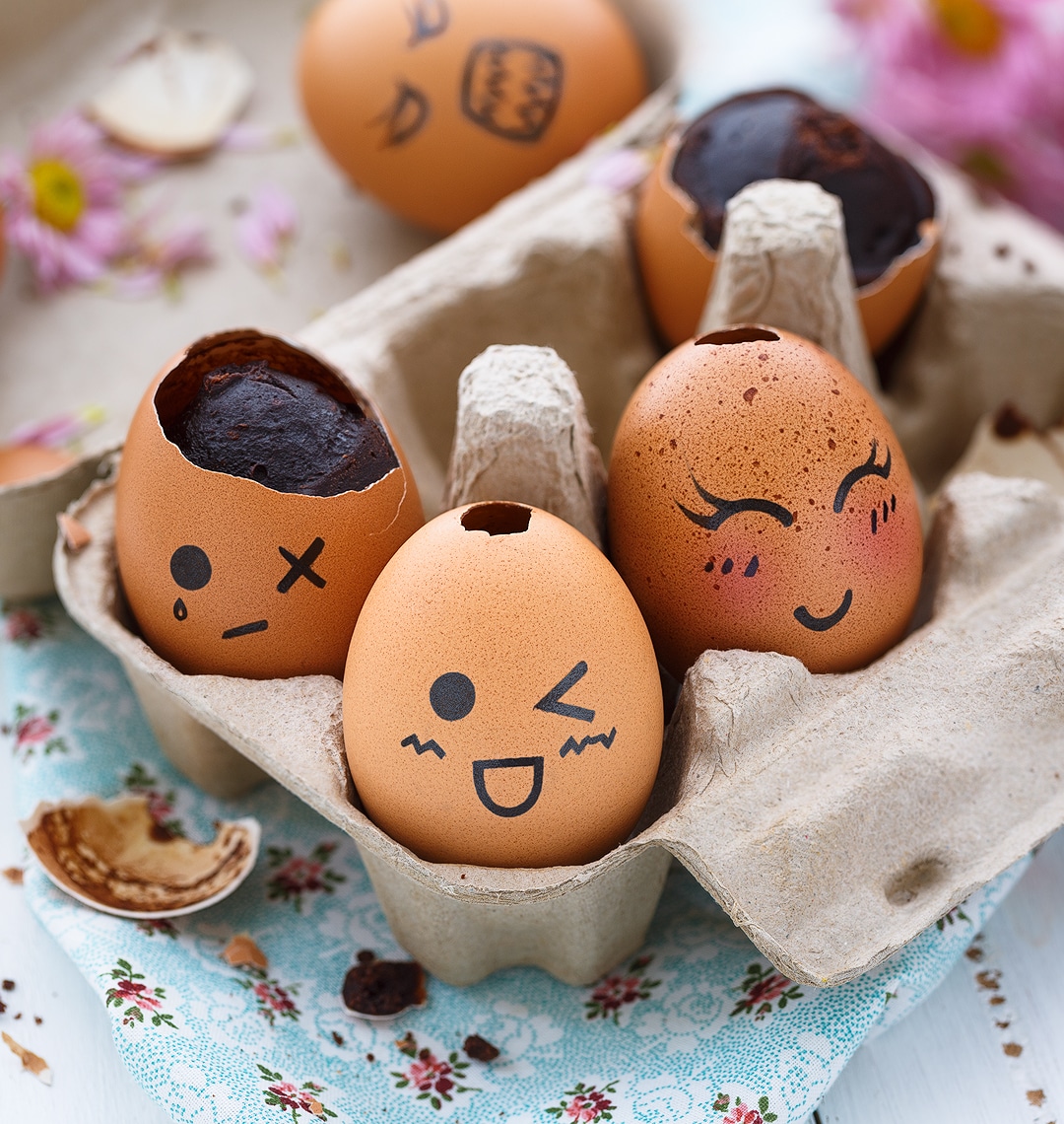 Œufs de Pâques garnis au chocolat et noisettes faits maison